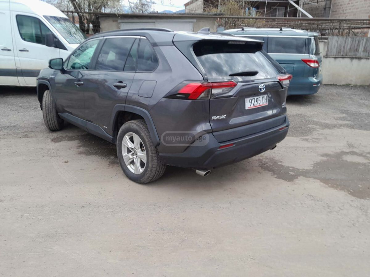 Toyota RAV 4 - фото 3