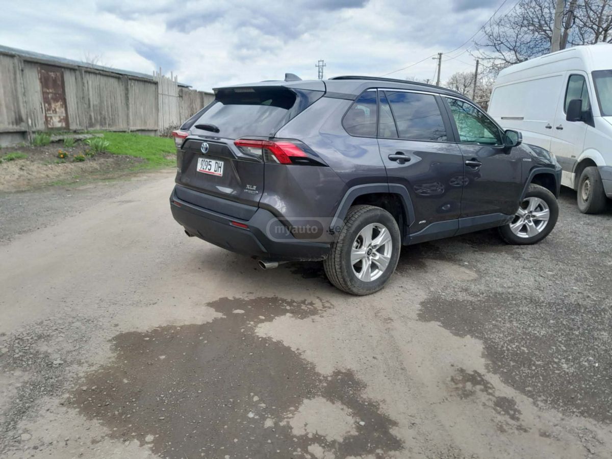 Toyota RAV 4 - фото 6