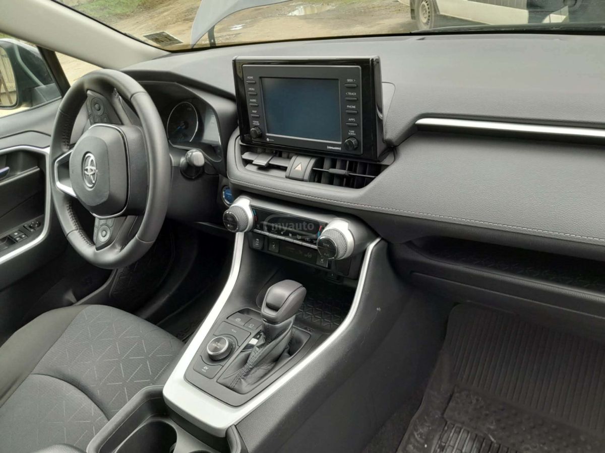 Toyota RAV 4 - фото 8