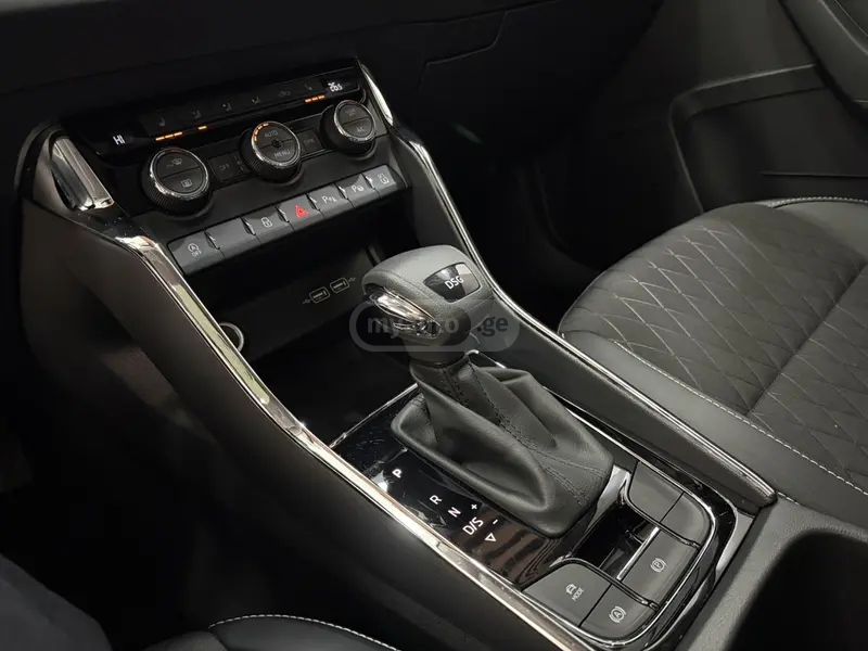 Skoda Karoq 2021 — миниатюра 10