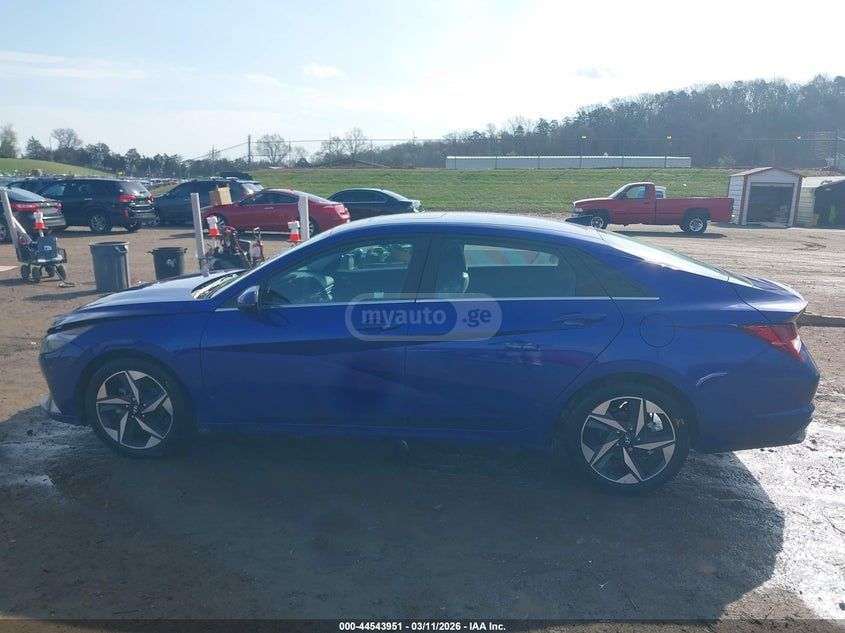 Hyundai Elantra - фото 13