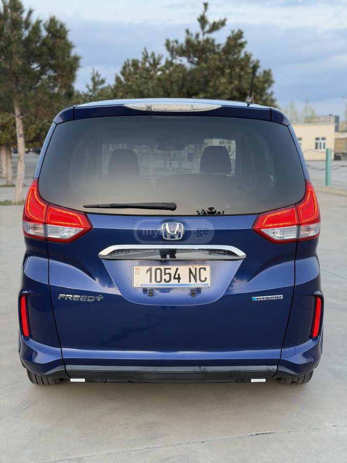 Honda Freed - фото 6