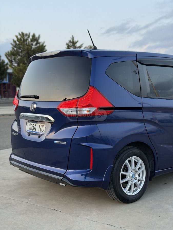 Honda Freed - фото 7