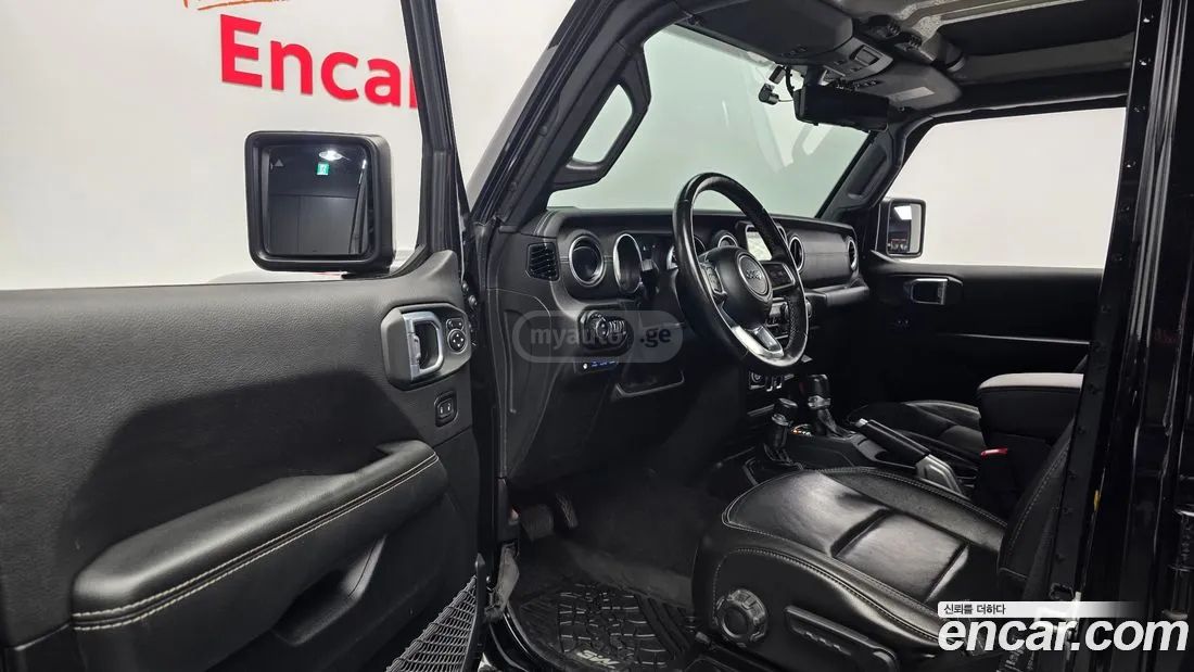 Jeep Wrangler - фото 10