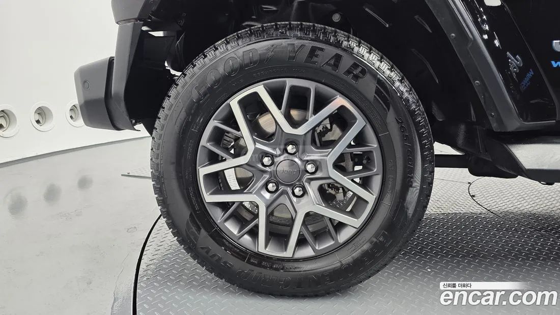 Jeep Wrangler - фото 5