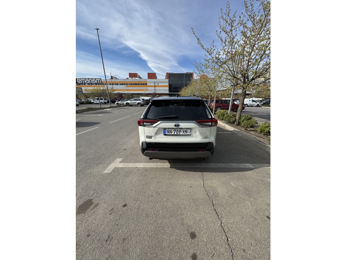 Toyota Rav 4 - фото 2