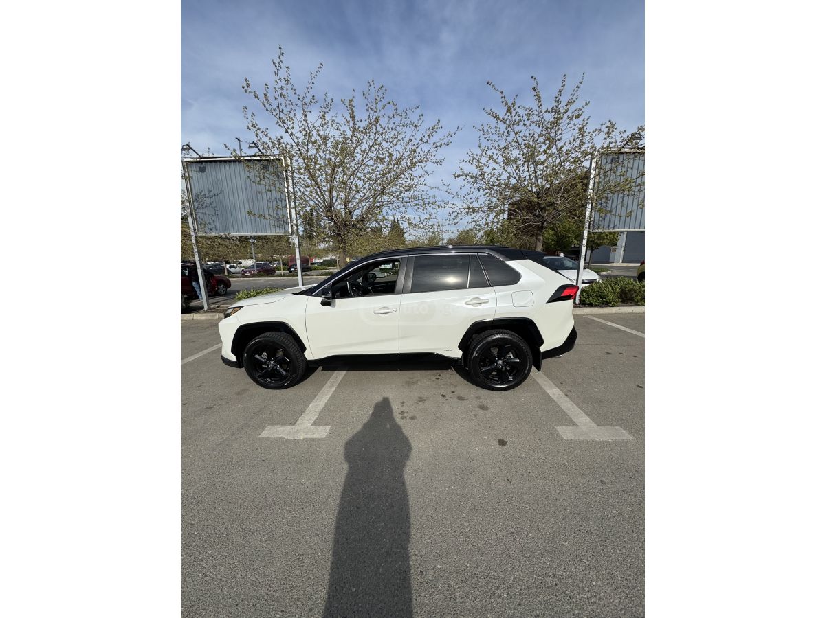 Toyota Rav 4 - фото 4