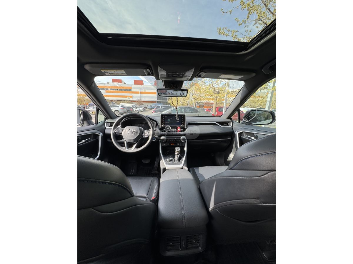Toyota Rav 4 - фото 6