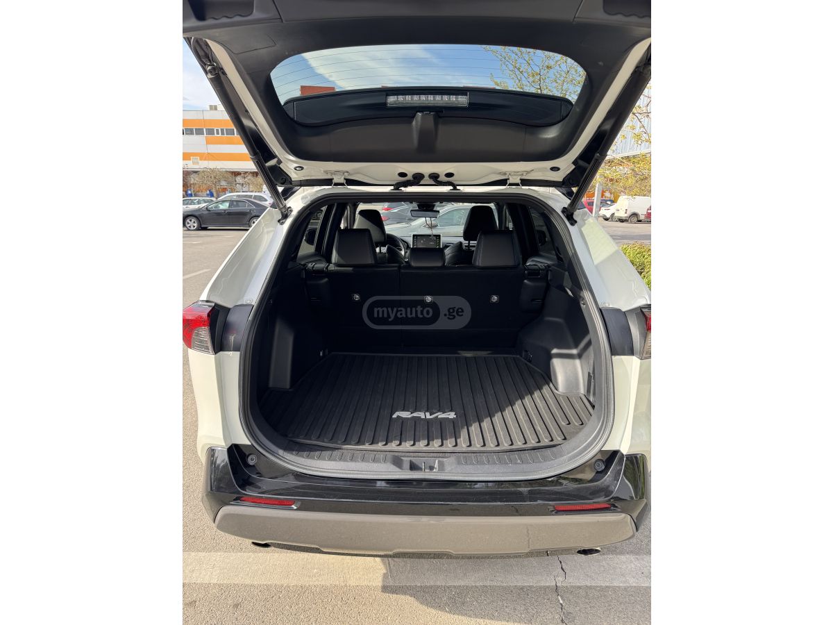 Toyota Rav 4 - фото 7