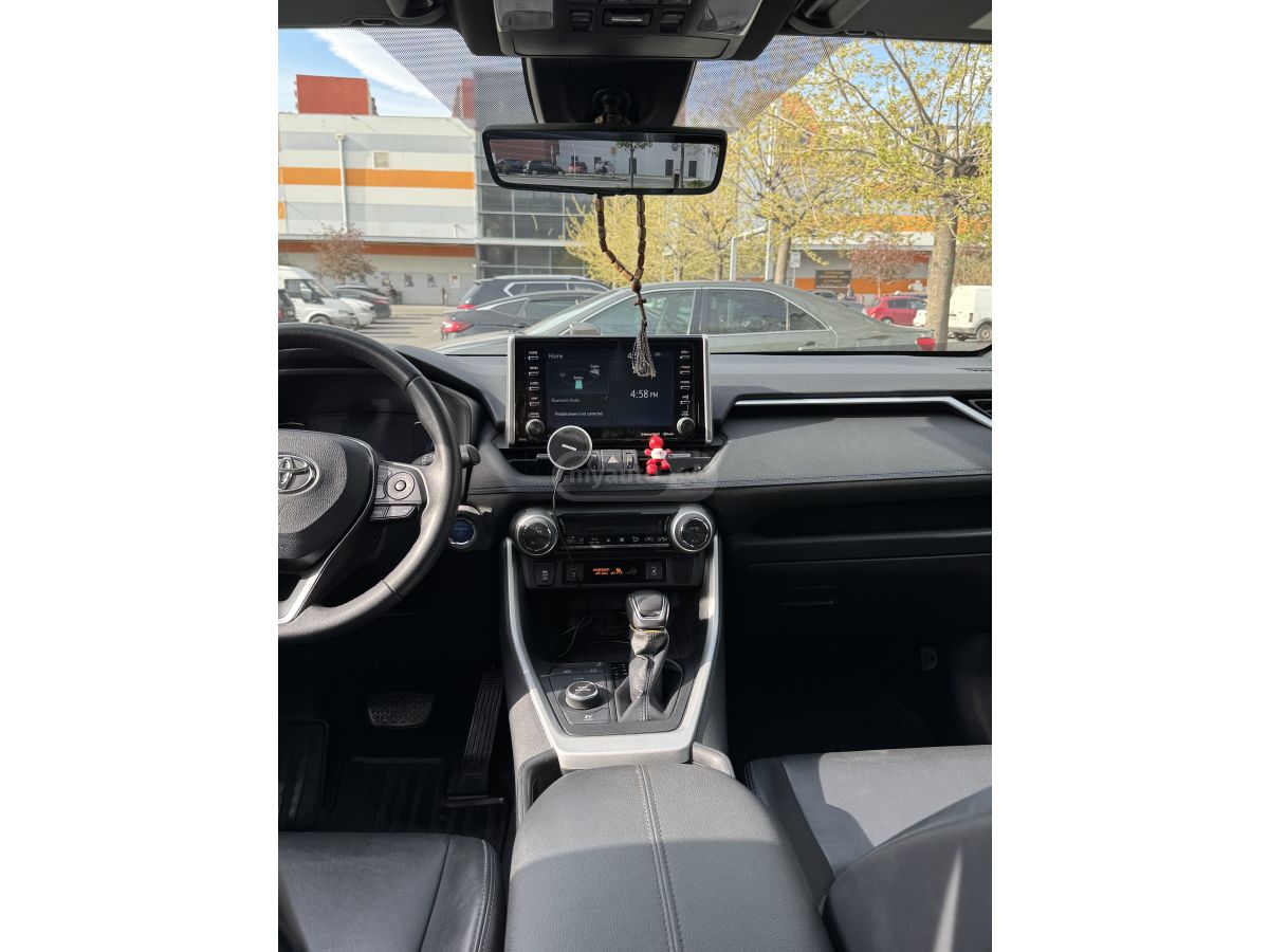 Toyota Rav 4 - фото 9