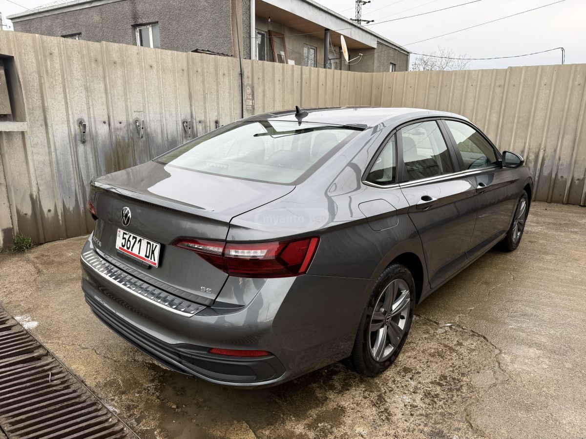 Volkswagen Jetta - фото 1