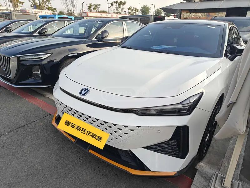 Changan UNI-V - фото 1