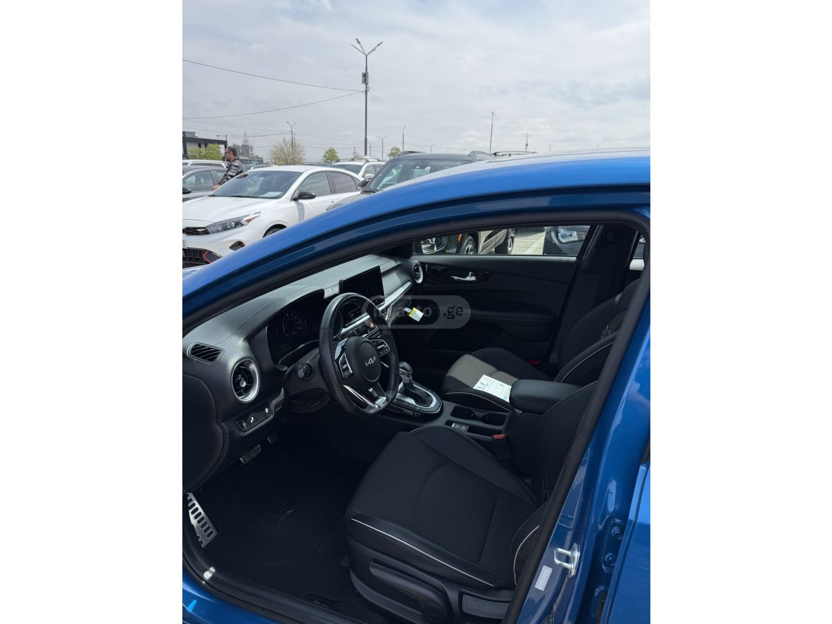 Kia Forte - фото 5