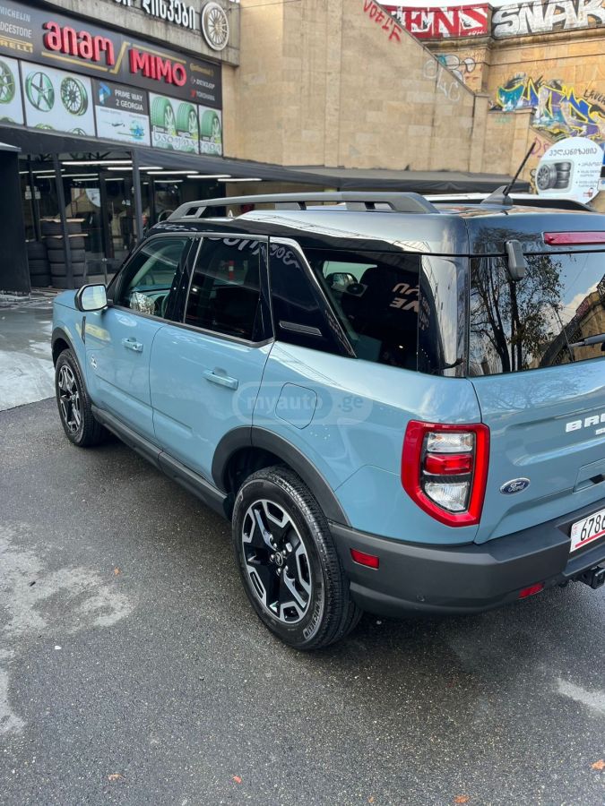 Ford Outer Banks 4dr 4x4 Automatic — миниатюра 3