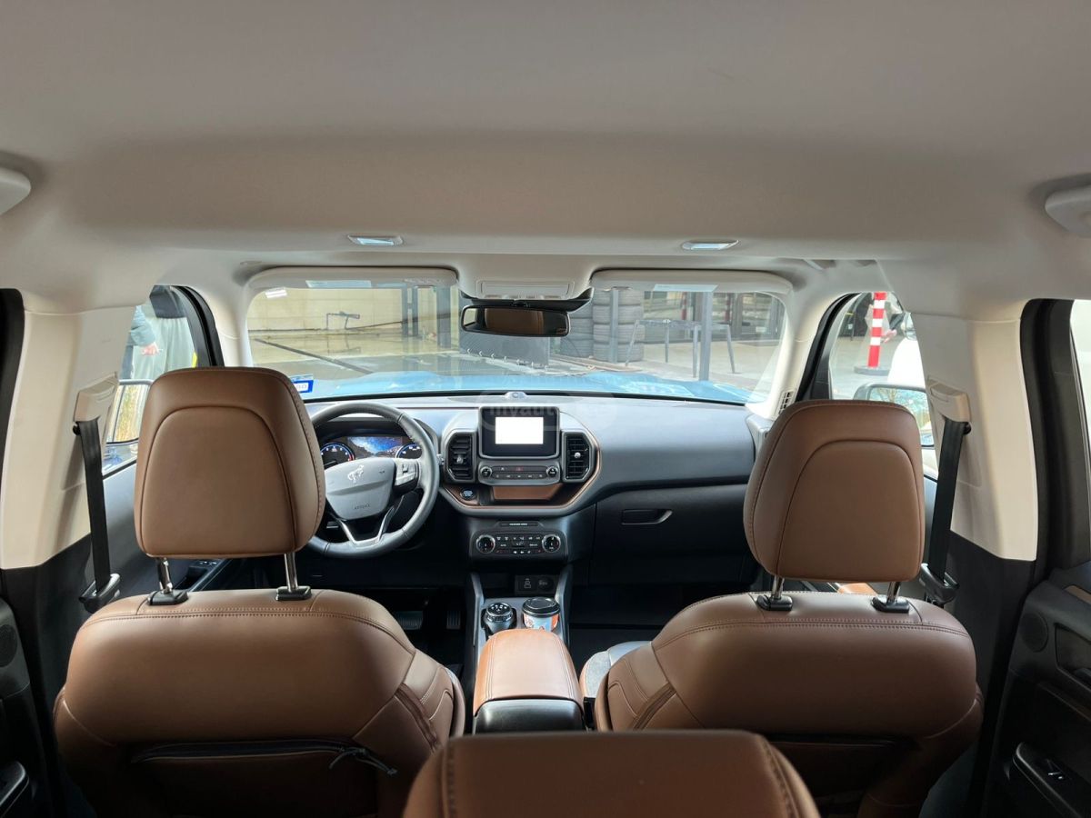 Ford Outer Banks 4dr 4x4 Automatic — миниатюра 8