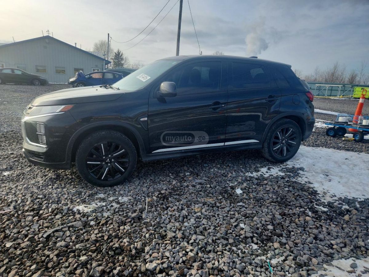 Mitsubishi Outlander - фото 1