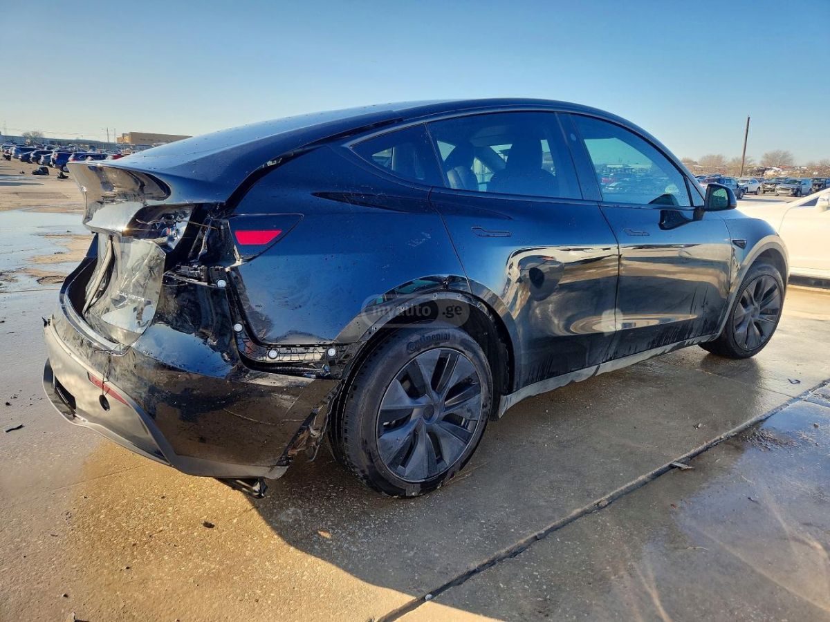 Tesla Model Y 2025 — миниатюра 2