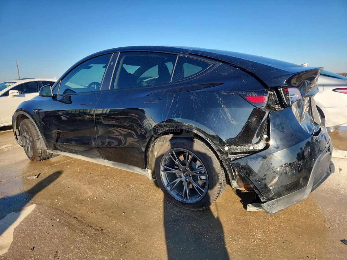 Tesla Model Y 2025 — миниатюра 8