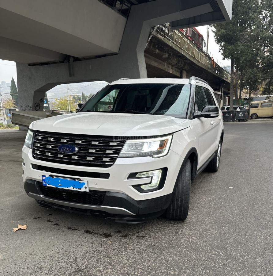 Ford Explorer - фото 1