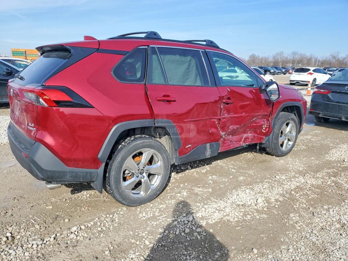 Toyota RAV 4 - фото 4