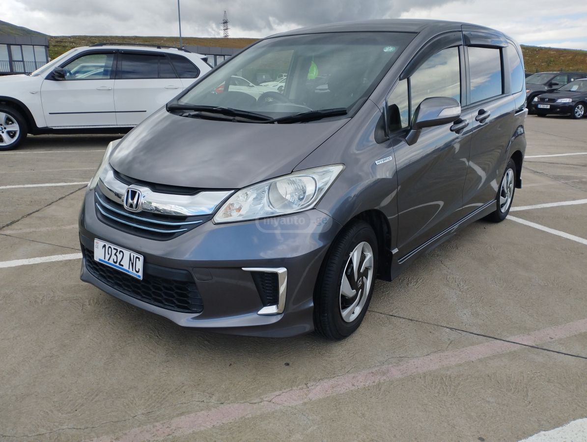 Honda Freed - фото 1