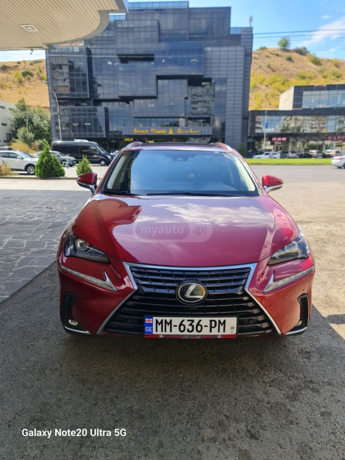 Lexus NX 300 - фото 1