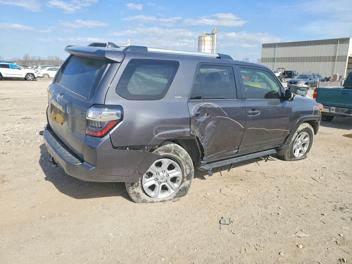 Toyota 4 Runner - фото 3