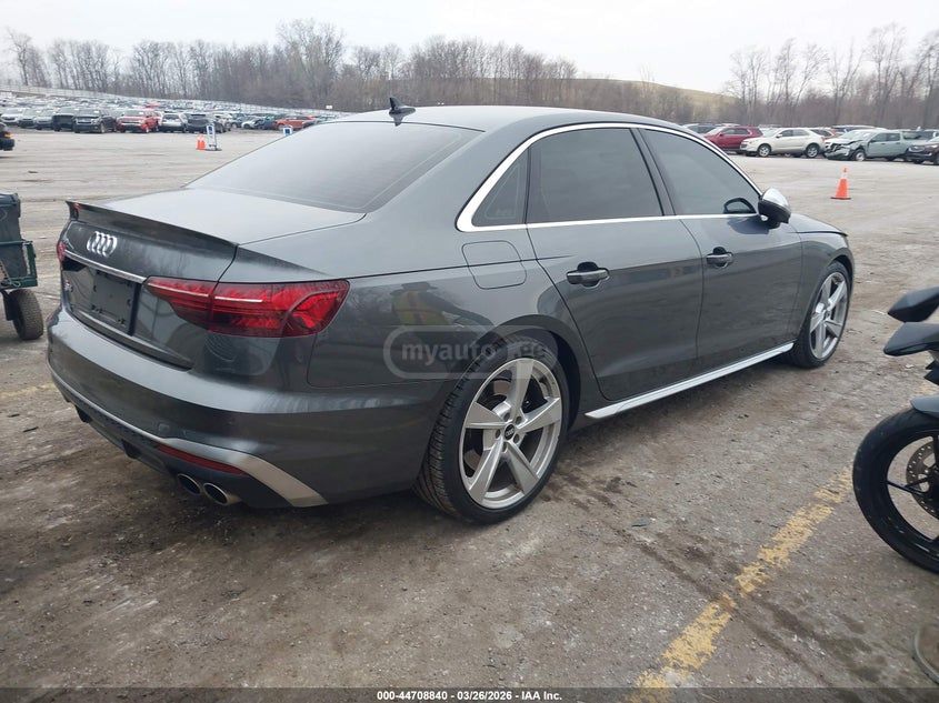 Audi S4 - фото 4