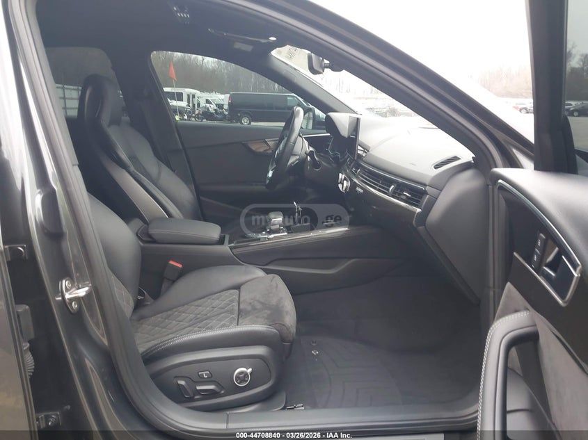 Audi S4 - фото 5