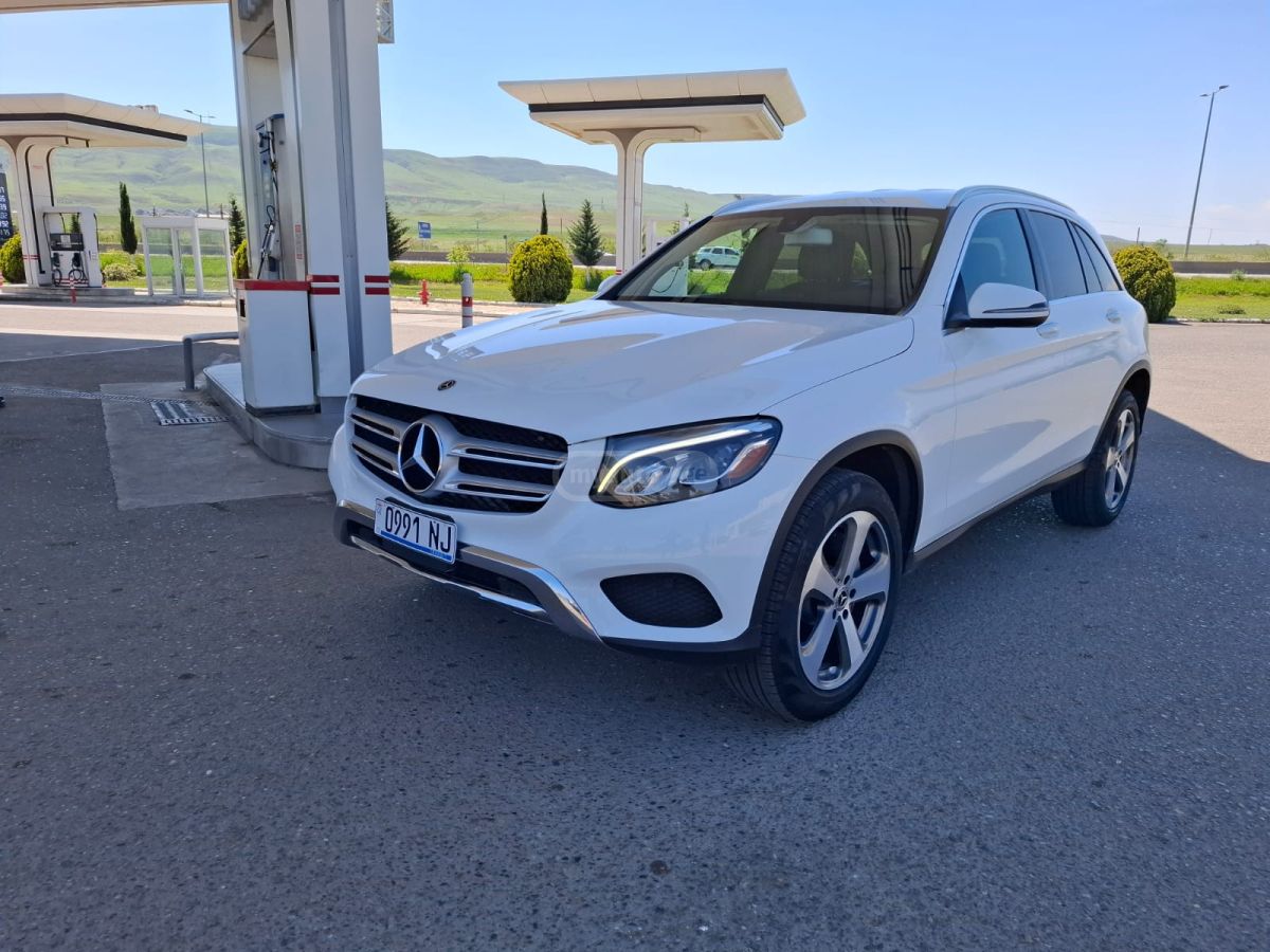 Mercedes-Benz GLC 300 - фото 1
