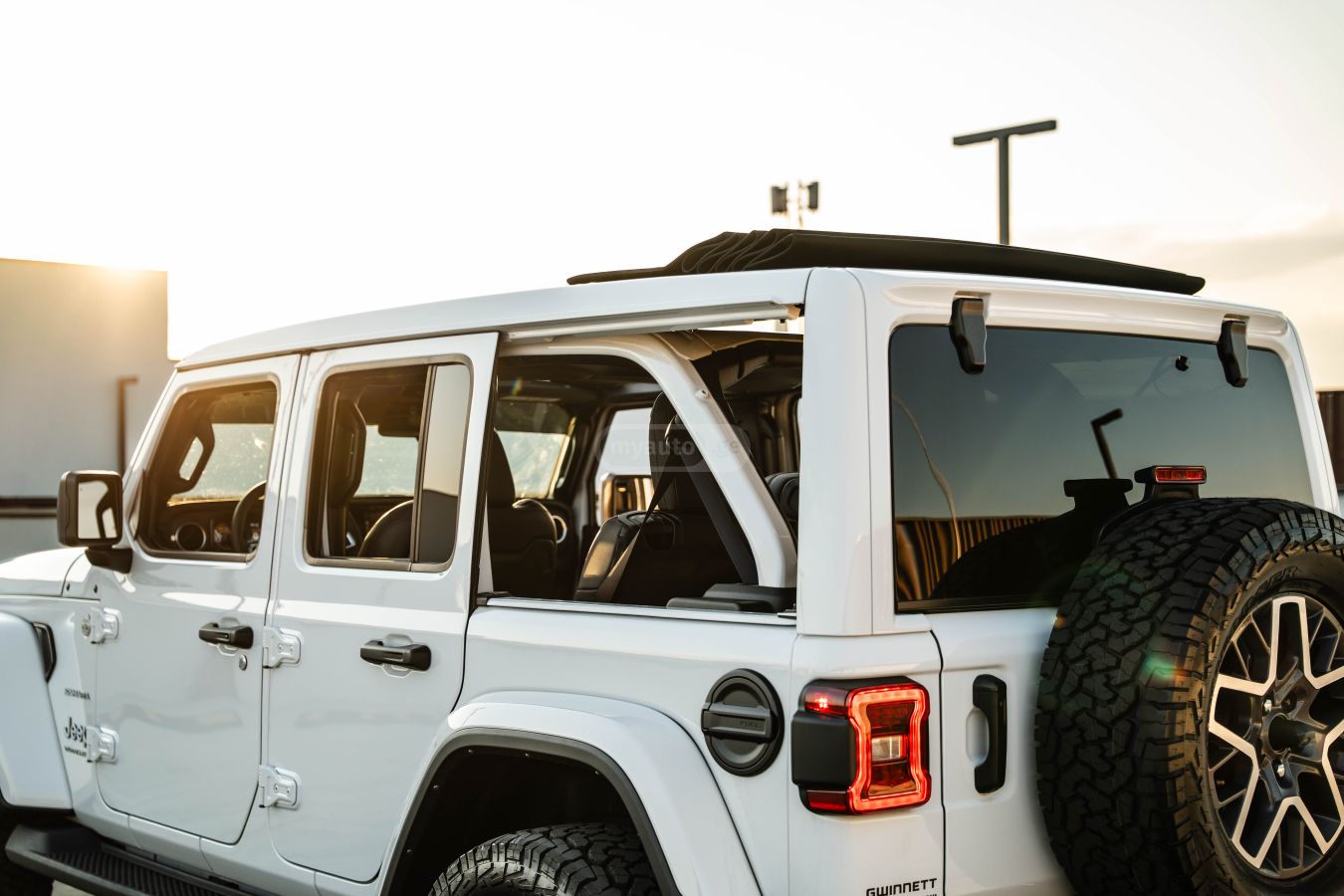 Jeep Wrangler - фото 11
