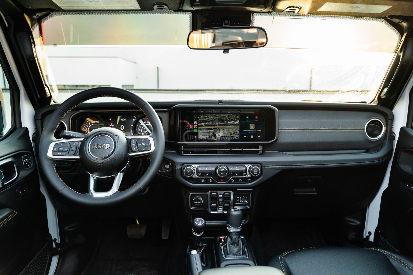 Jeep Wrangler - фото 12