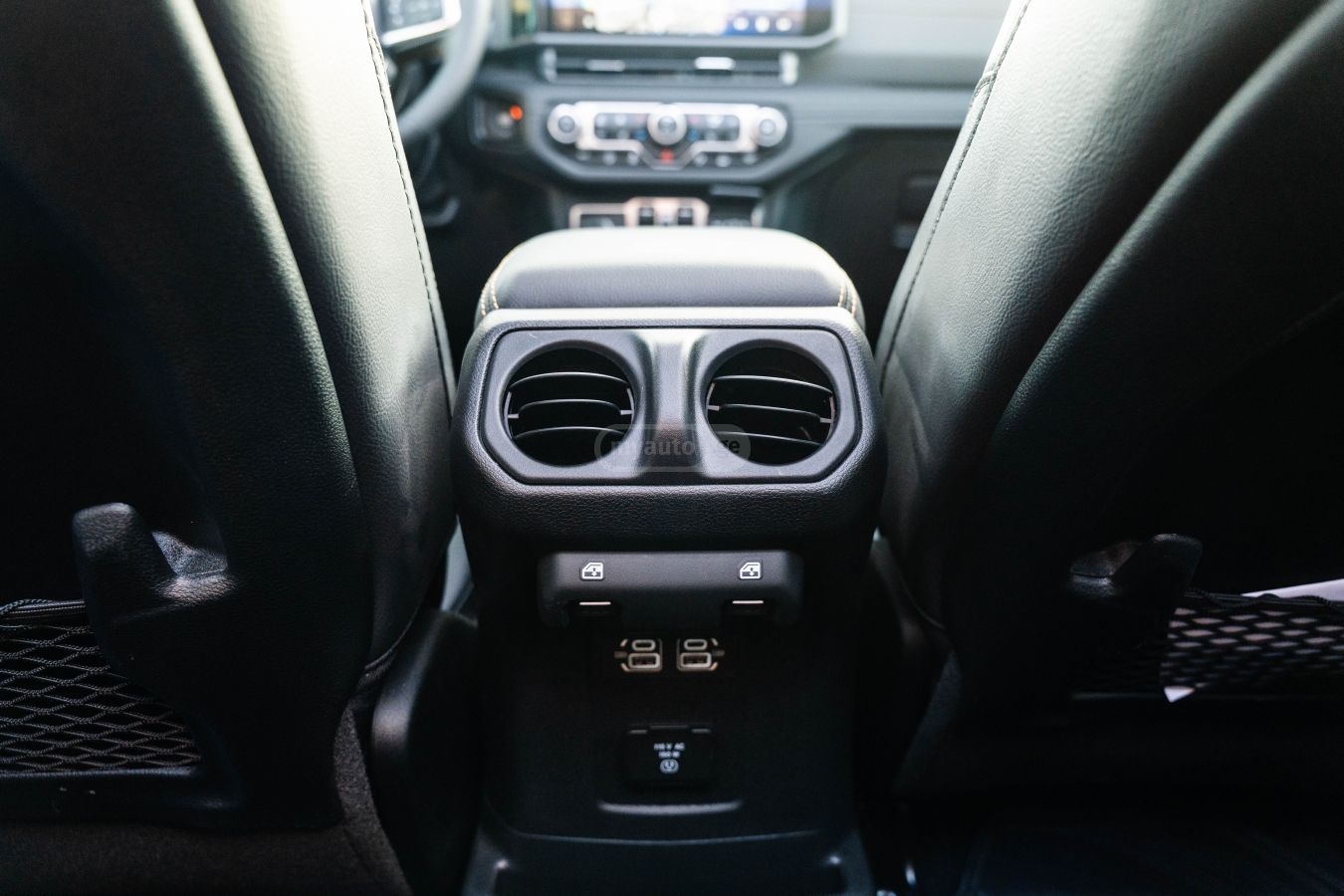 Jeep Wrangler - фото 15