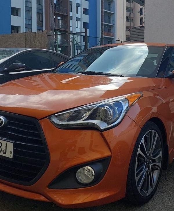 Hyundai Veloster - фото 1