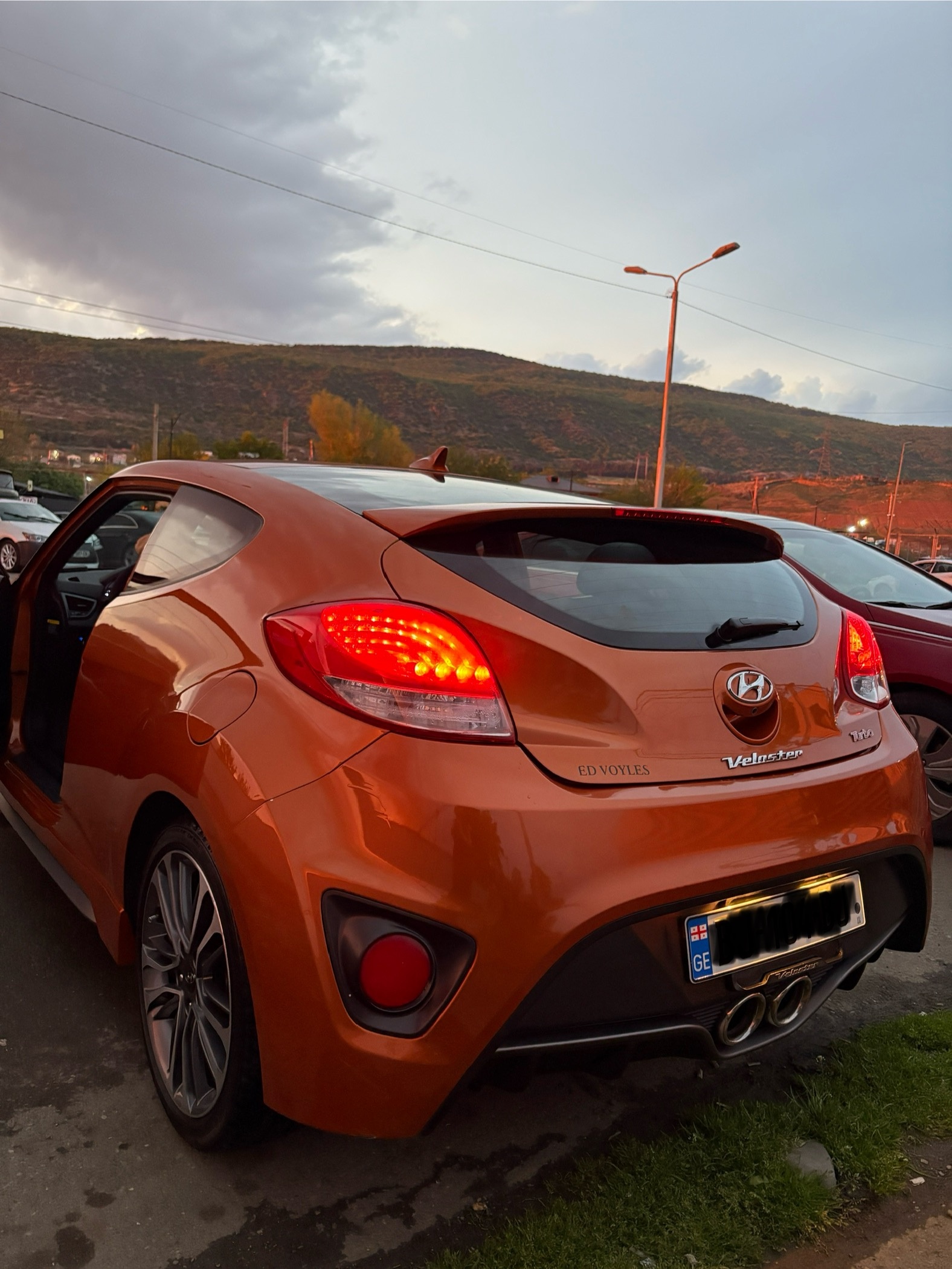 Hyundai Veloster - фото 2