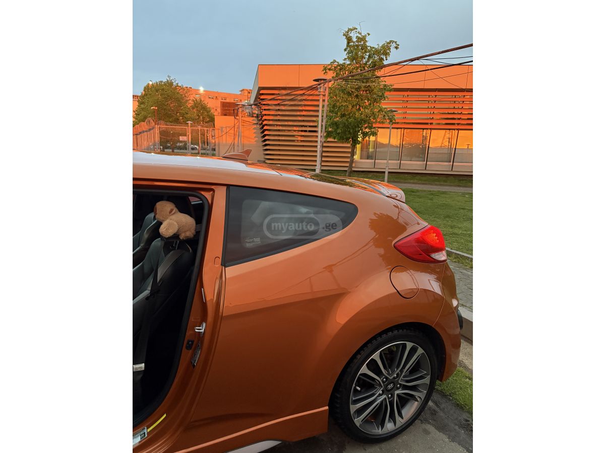 Hyundai Veloster - фото 3