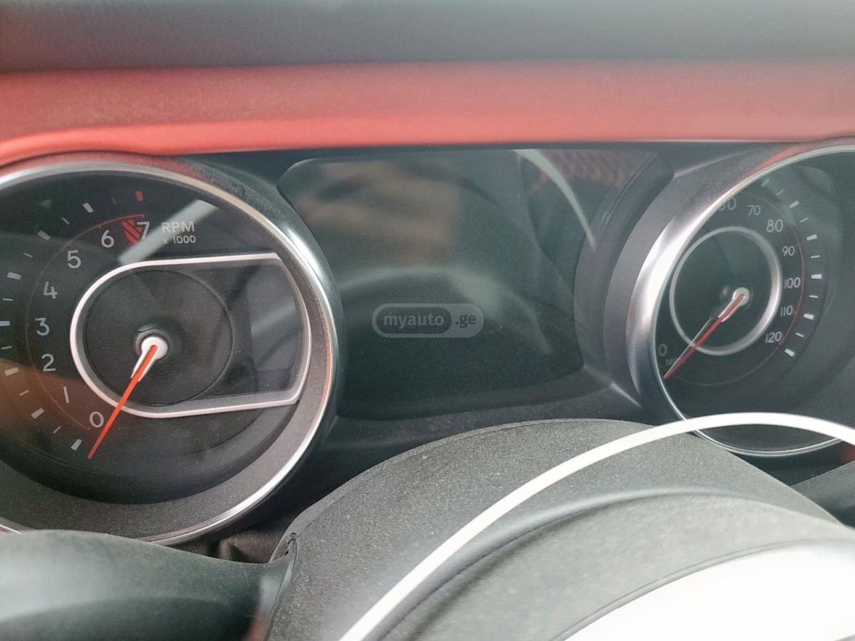 Jeep Wrangler - фото 9