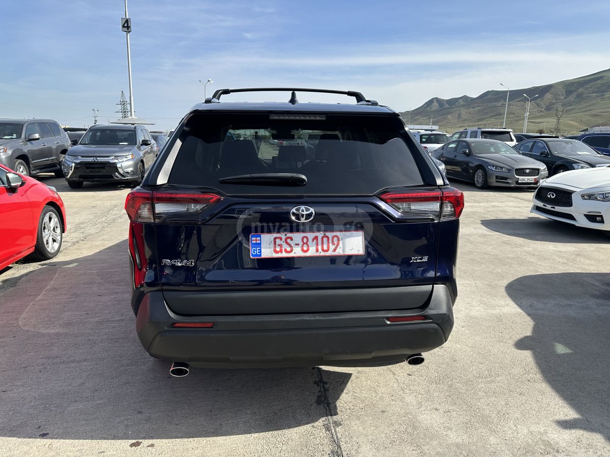 Toyota XLE — миниатюра 13