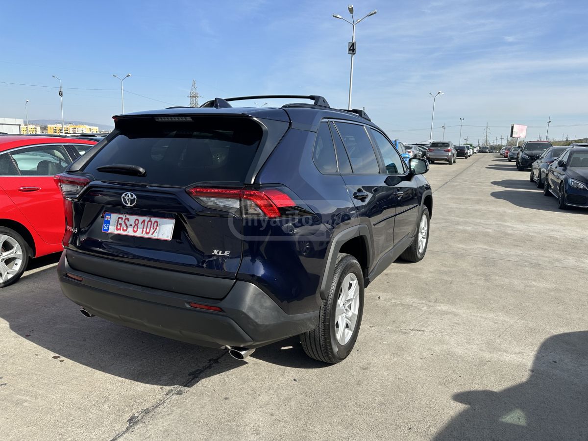 Toyota XLE — миниатюра 2