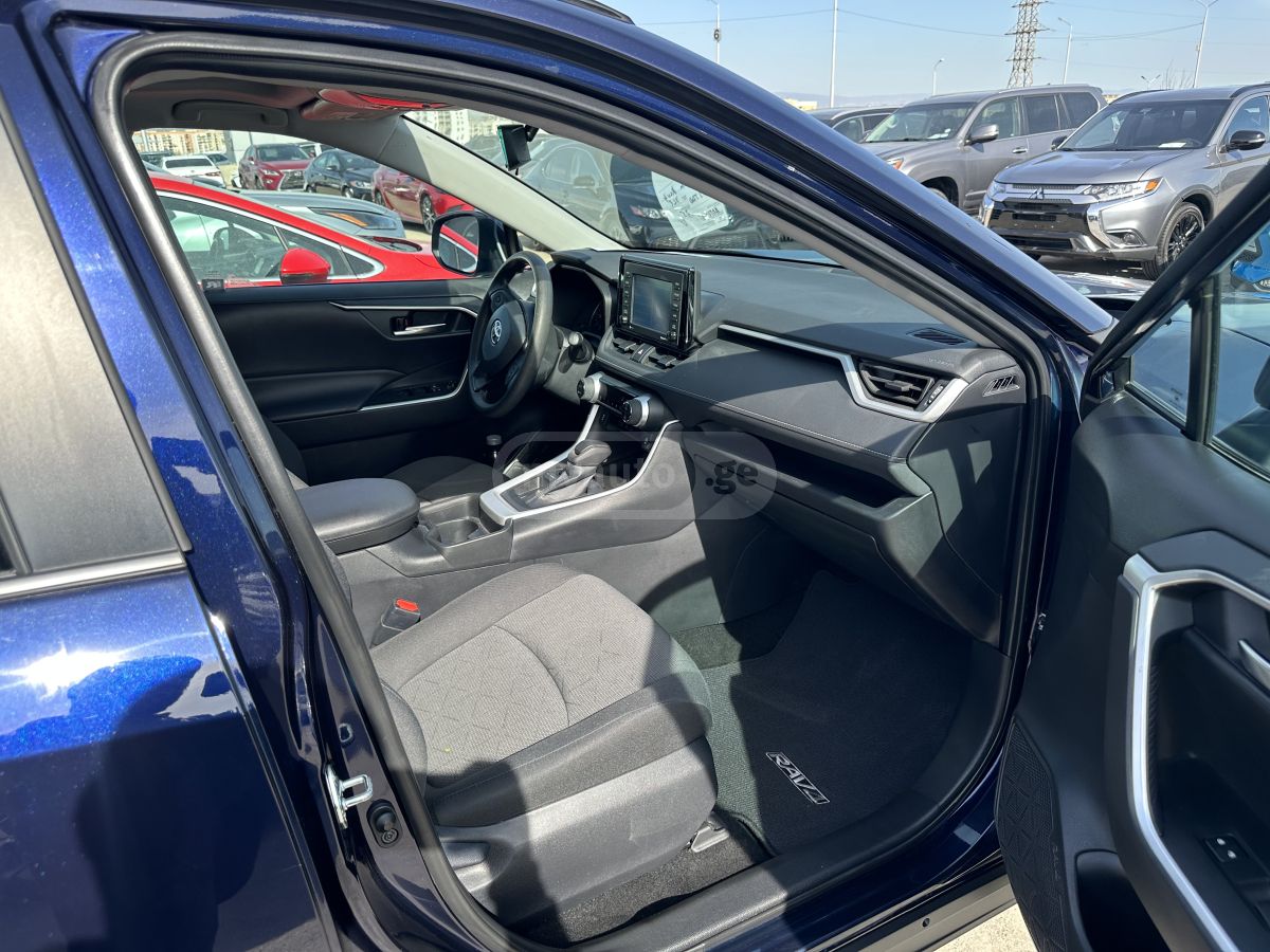 Toyota XLE — миниатюра 6