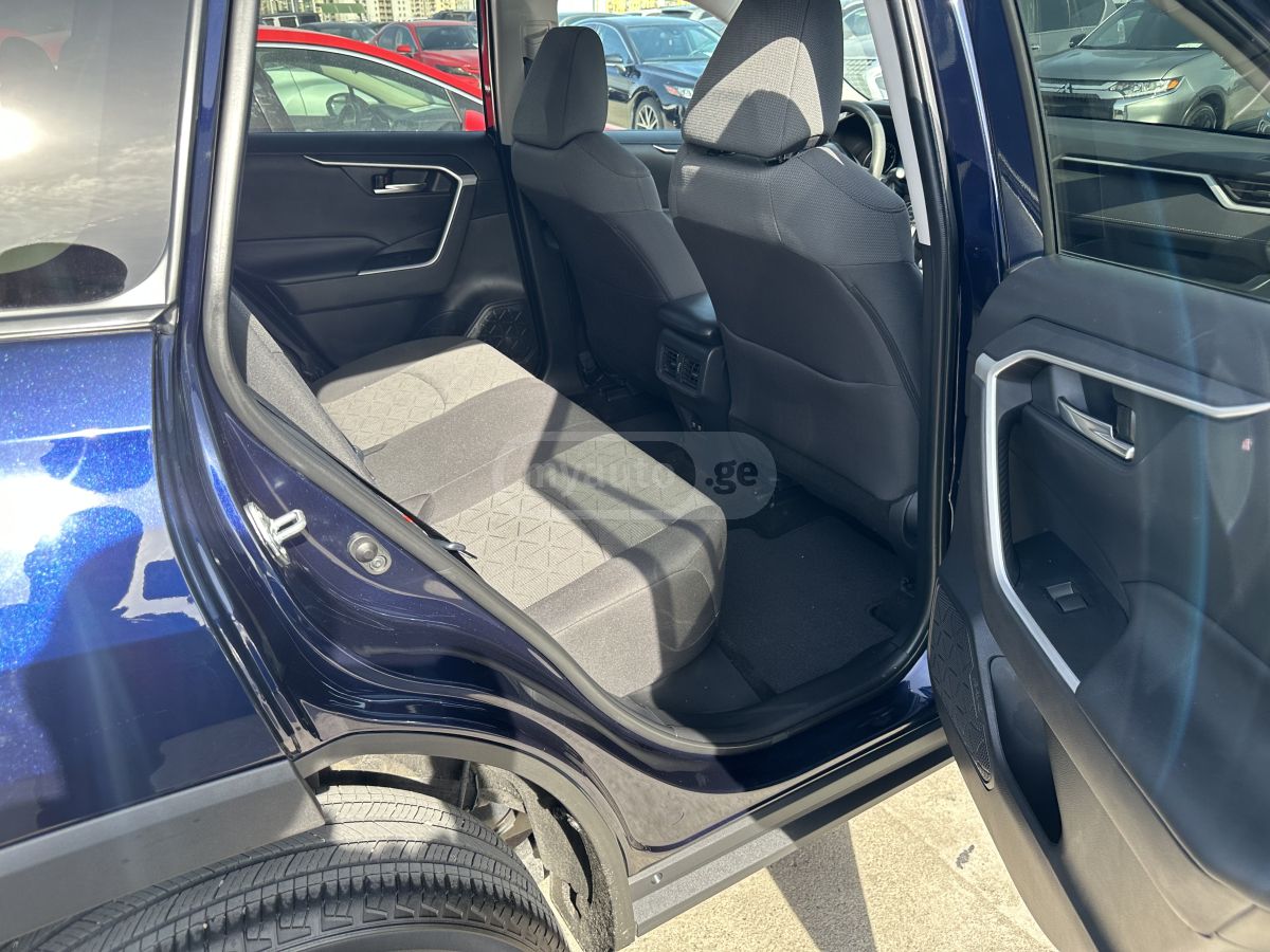 Toyota XLE — миниатюра 9