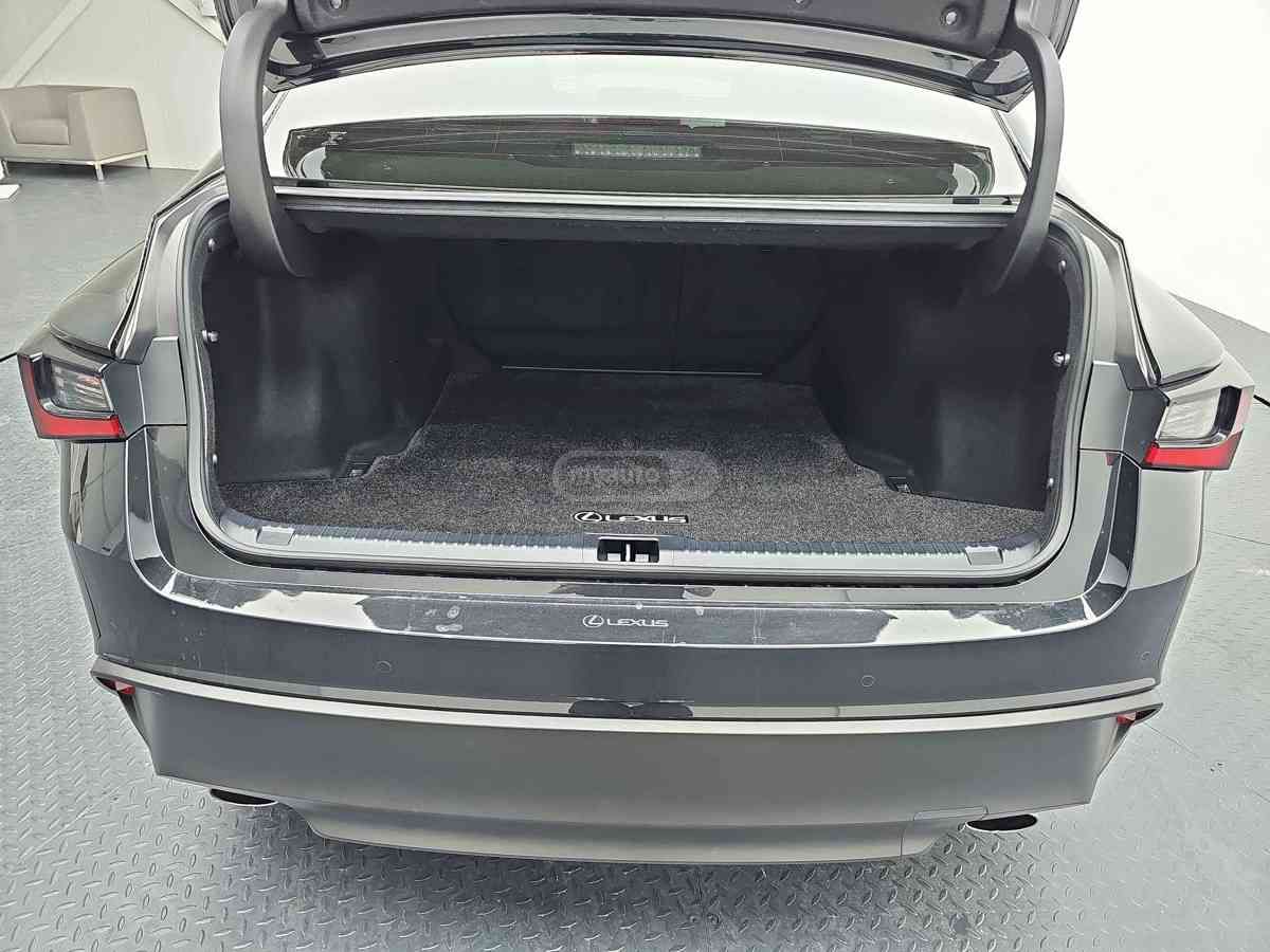 Lexus IS 300 2021 — миниатюра 10