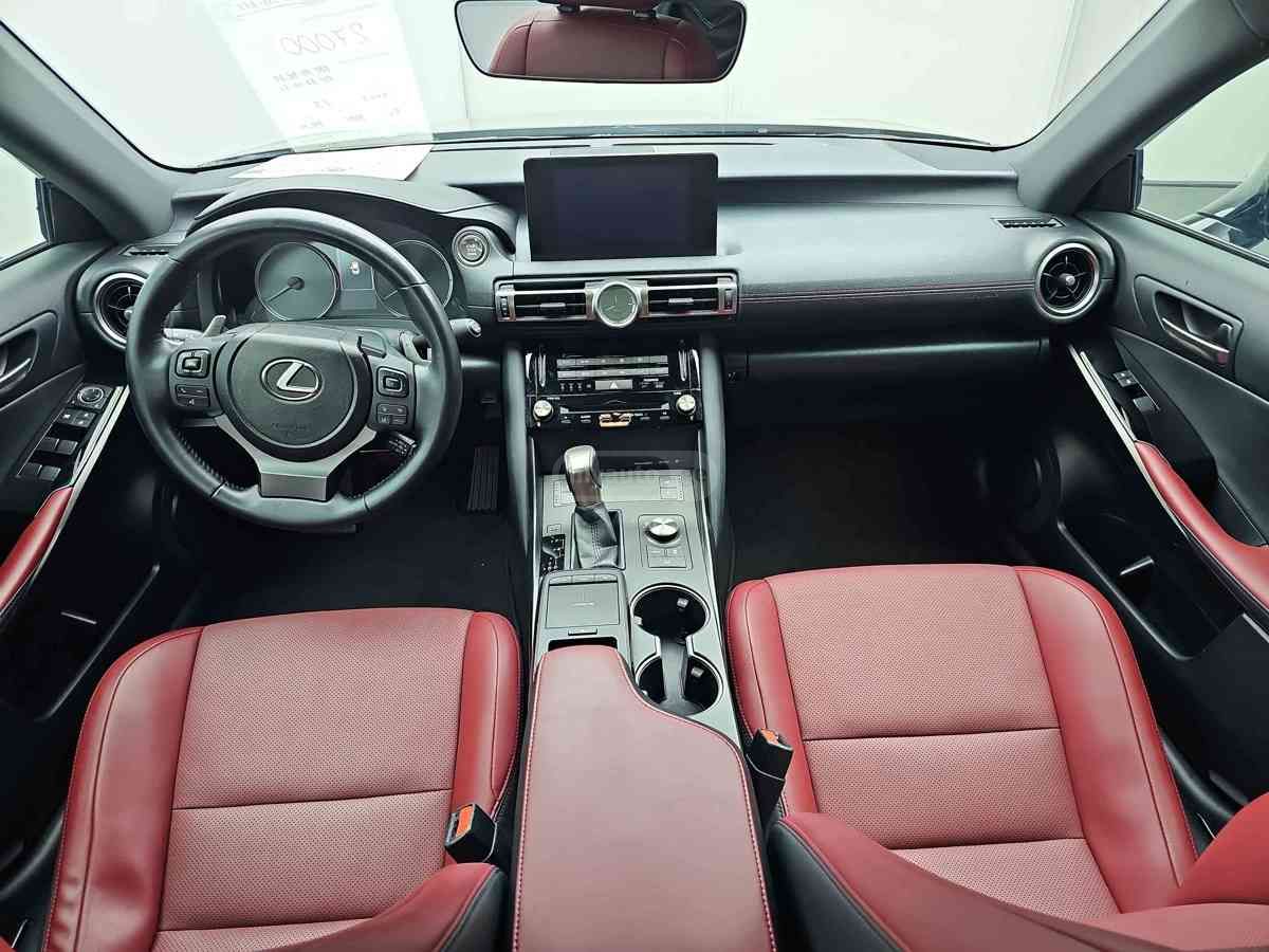 Lexus IS 300 2021 — миниатюра 8