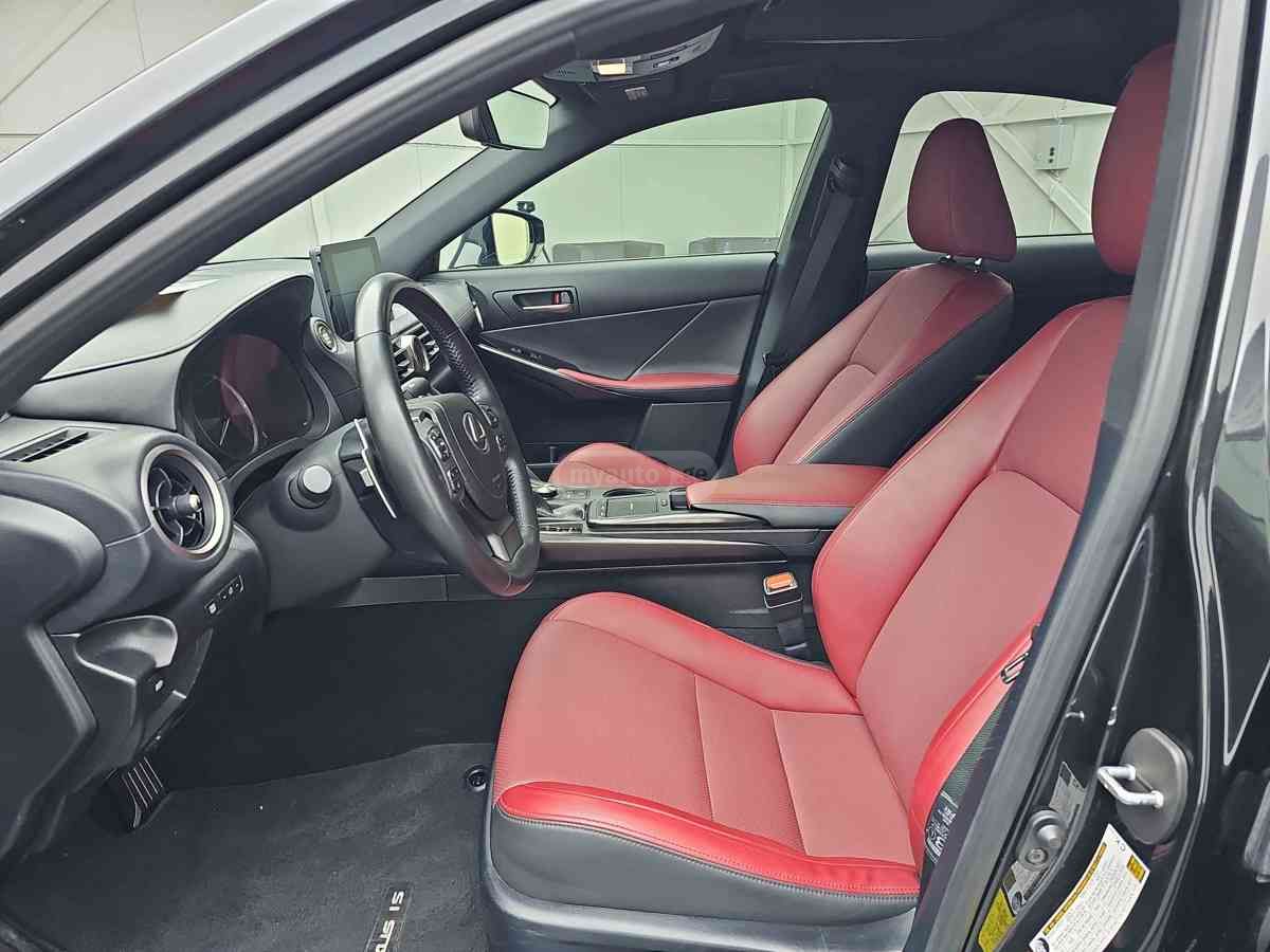 Lexus IS 300 2021 — миниатюра 9