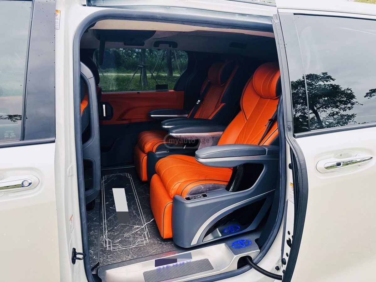 Toyota Sienna - фото 5