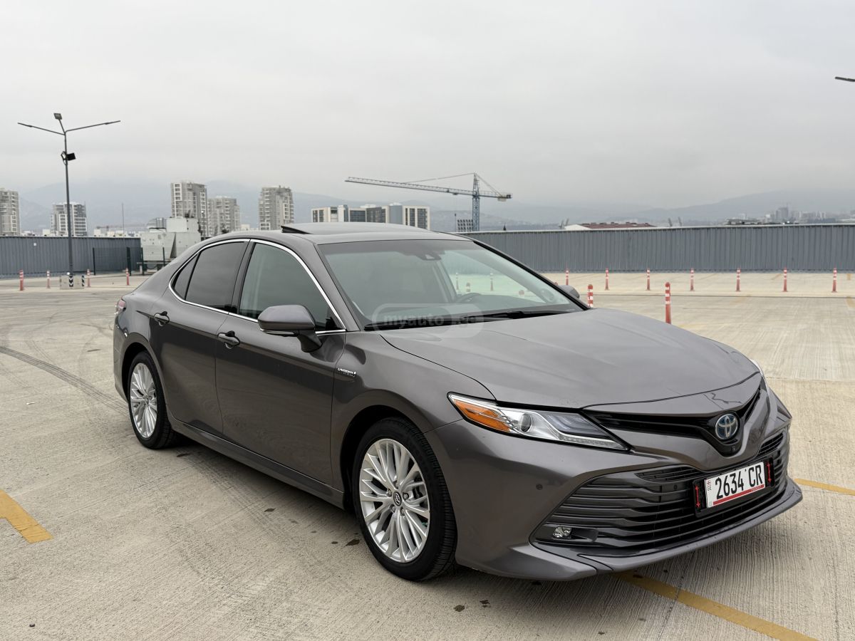 Toyota Camry - фото 3