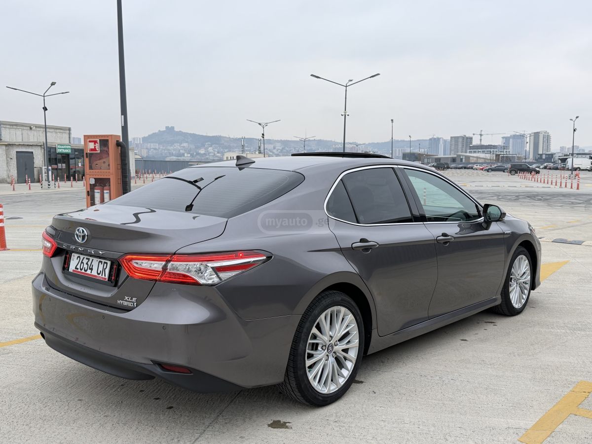 Toyota Camry - фото 4