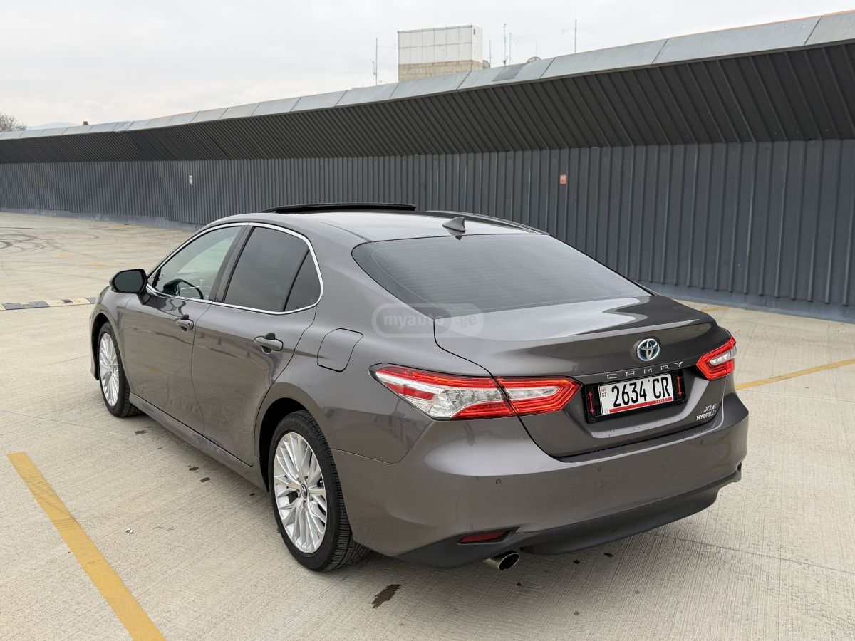 Toyota Camry - фото 5