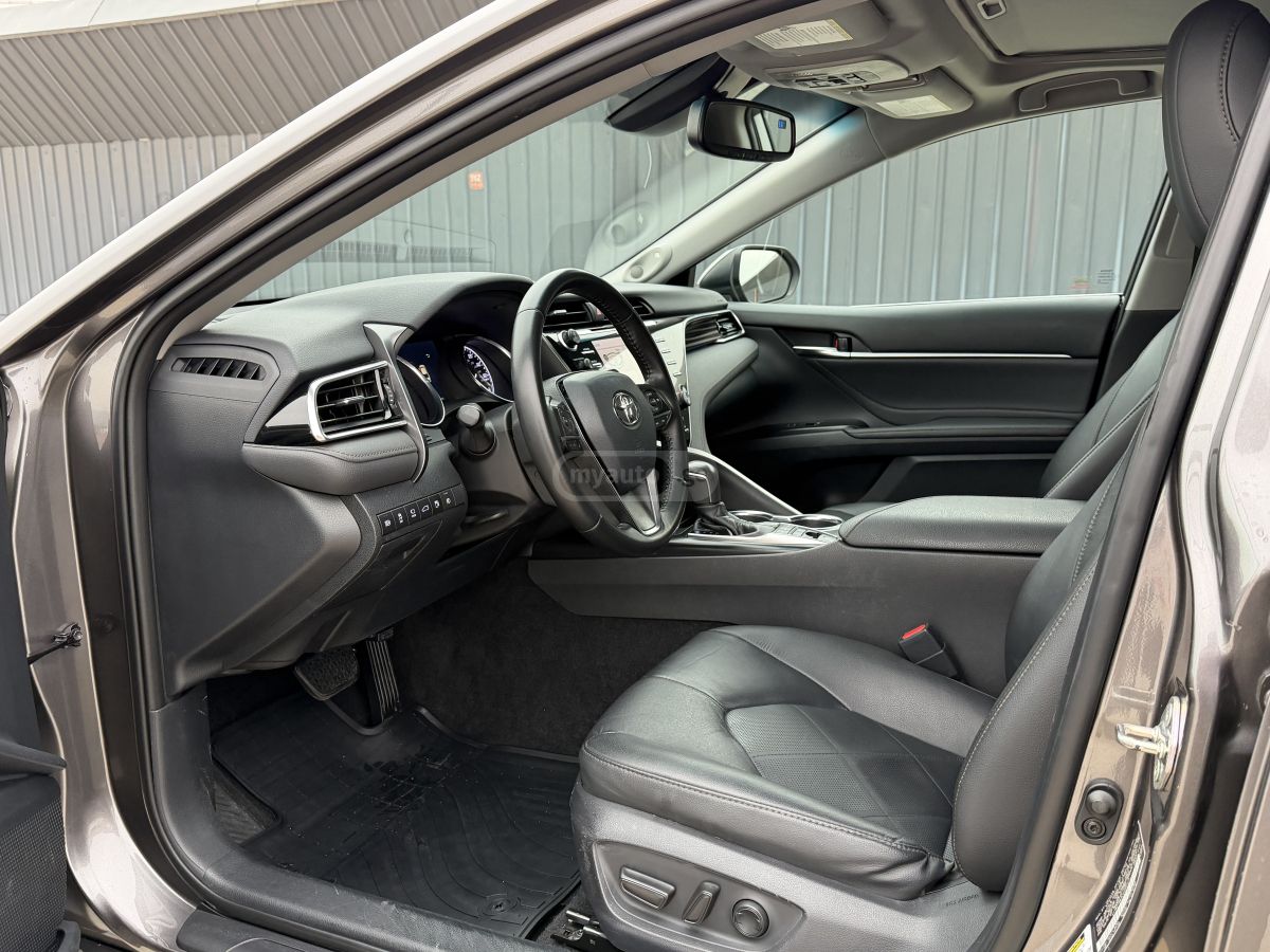 Toyota Camry - фото 8