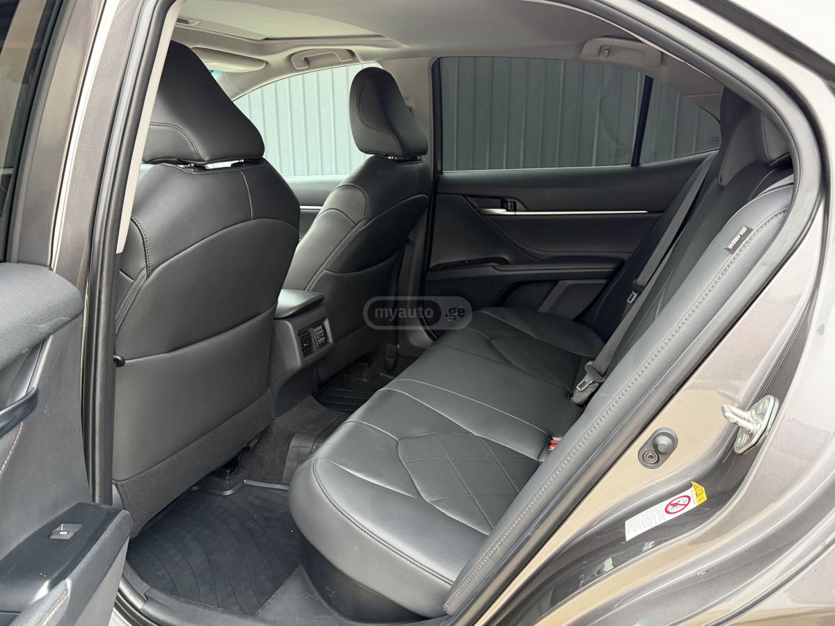 Toyota Camry - фото 9